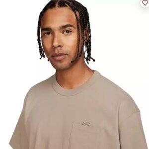 NWOT Nike Men's Sportswear Premium Essentials Pocket Tee - 3XLT in Khaki